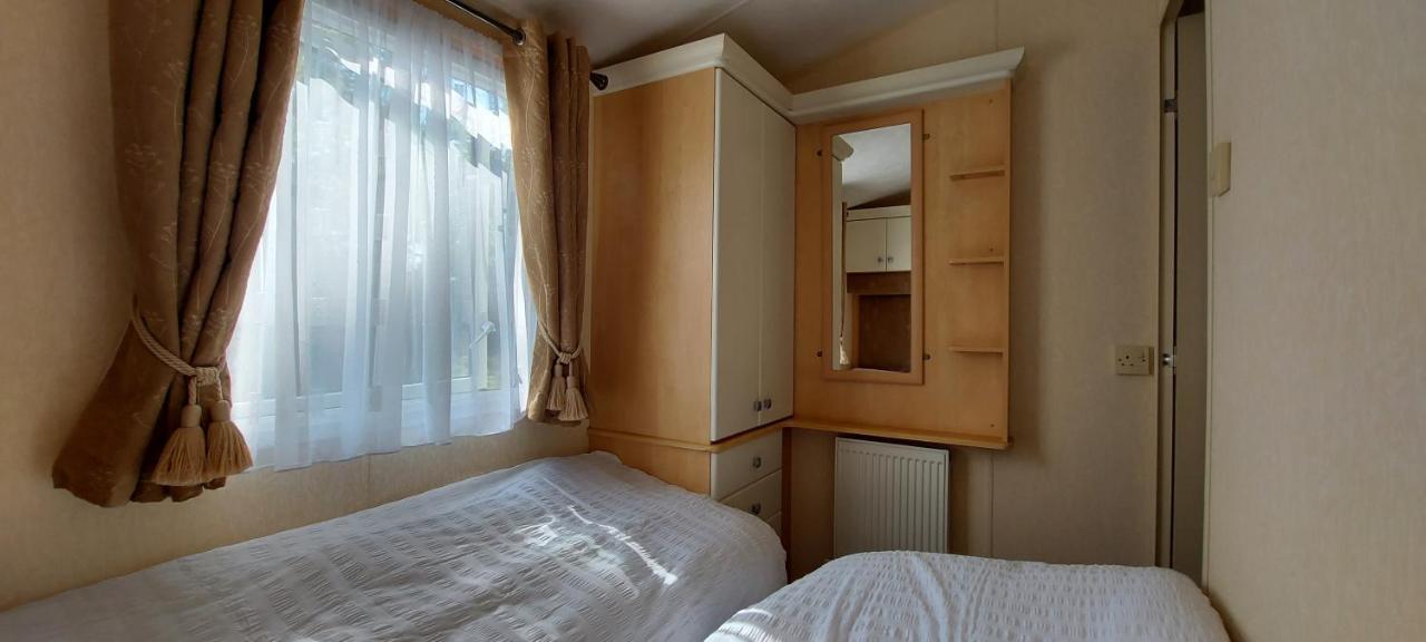 A Fashionable Caravan In A Peaceful Seaside Town Sandown