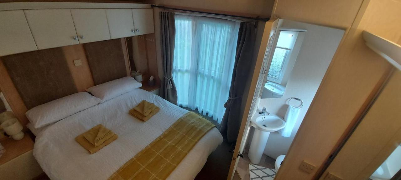 A Fashionable Caravan In A Peaceful Seaside Town